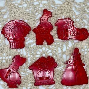Set Vintage HRM Red Plastic Cookie Cutters NURSERY RHYME